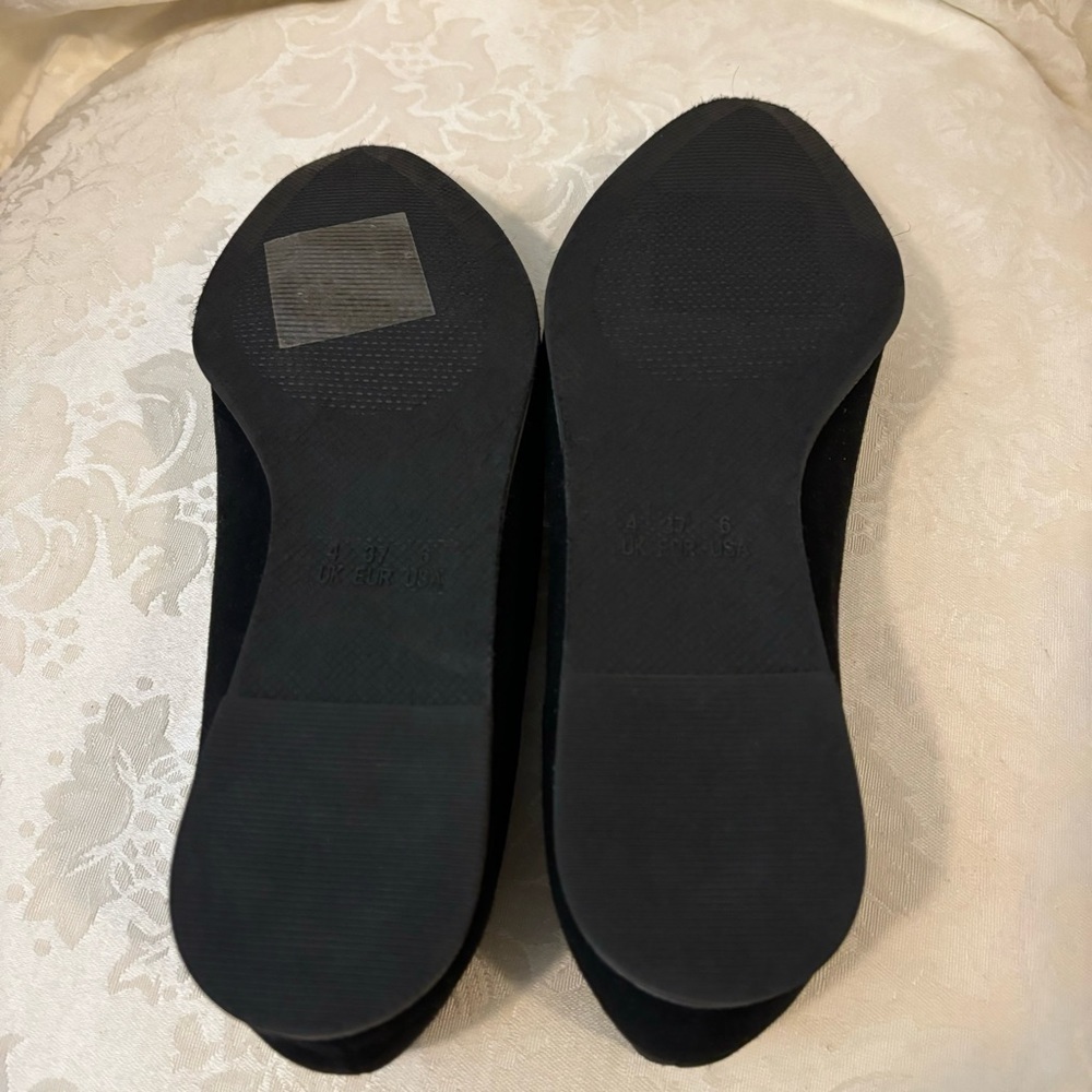 ❤️2/$15 or 3/$21❤️NWOT Primark Black Faux Suede Flats, Size 6W - Picture 9 of 9
